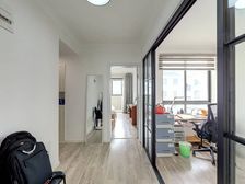 妙栏小区中间层大1居独立客厅前后不临街