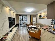 七号线地铁口 楼层 小区环境优美 物业管理负责