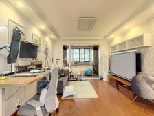 翠湖滨江旁边 东外滩核心地段 三开间朝南 户型完美 全明全亮