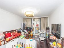 一梯2户南北通带三阳台还大露台位置安静采光无遮挡