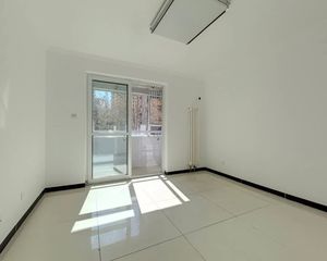 自营房源:南北向三居室 楼层适中 采光良好 配套齐全