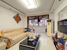 飞机户型大三房两卫 出门就是有轨电车 九年一贯伴您 诚售