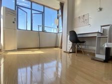 谈笑有鸿儒,往来无白丁,师大环境好,近地铁价格可谈