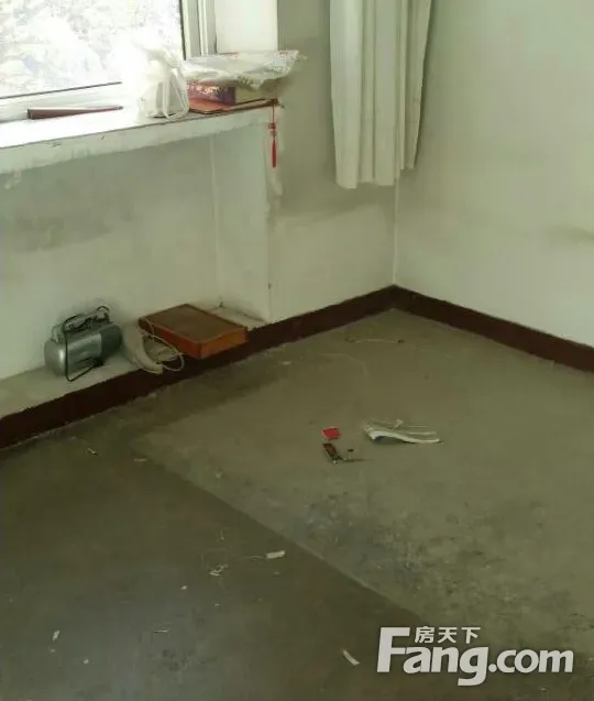 无茽阶费 中宜里 中间楼层中独 阳面采光好 可落户可贷款