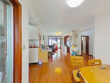 房子前后左右都不靠马路,电梯房高区,看房随时。