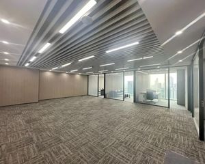 出售大望路蓝堡国际中心 高端写字楼 车位 单价1.8万 急