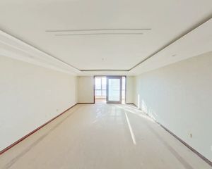 总监推荐 房子买来一天未住过相当于一手新房 高楼层采光好