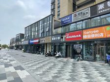 广益万达对面,餐饮铺,带租约出售,租金8万,工抵铺