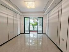 顺丰翠园 诚心出售 价格可谈 送车位送家私家电 包税 南向