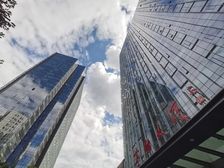 茅台大厦4000平可以分租精装修带家具写字楼出租 精装