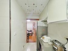 精装修2房,天井搭了房间,业主诚意出售!