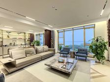 中茵皇冠全新精装小区前排湖景大平层出售 1: 前排位置