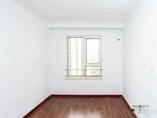 南开出小区就是,精装修现房,看房有钥匙,南北通透户型