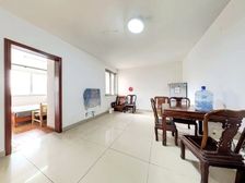 楼间距大 视野开阔 采光足 全明两房 干净清爽 有钥匙