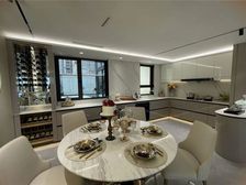 大宽厅落地窗 奢华4室 天玺华府团购优惠 封顶准现房