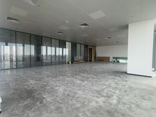 特价!地铁口精装写字楼带办公设备,送私家花园,拎包即可办公