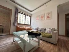 佘北家园嘉枫苑,电梯两房,全明户型,中间楼层,采光好。