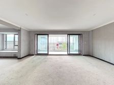 神农城 建发央著二期 毛坯大五房 带车位 随时看房