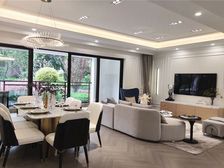 核心位置洋房 近轻轨 近万达 户型方正 小区环境非常好