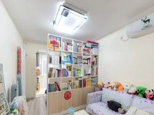 北城根对面北环里一层(小三居室)现代精装 绝绝的拎包就可以住