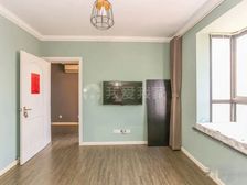 凤凰楼层采光好新一期小区位置好 精装修拎包住