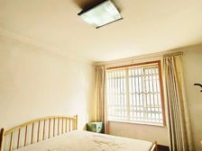 万里雅筑 3室2厅2卫 精装修 700万元