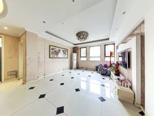 大悦城旁 康桥精装大四房 东边户保养好 拎包入住!!