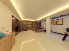 一楼超大院子 全运村玫瑰园 边户大院子近400平 诚意卖