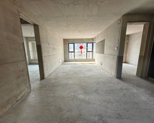 天正 现房 三室两卫 眼镜户型 小高层