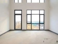 御湖庄园别墅 临水系 带车位 花园 环境好 空户