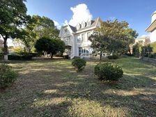 房东 处理,临河大独栋,花园2亩地!附赠三个车位,