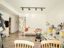 中心位置,一梯两户,精装修拎包入住,中间楼层,立波商业综合体