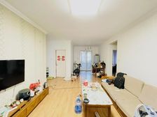 交通便利 商品房 有电梯 满二 临地铁 中间好楼层 居家自住