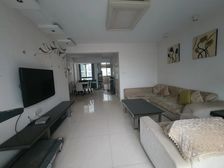 (这套是4房的)出价就卖 一梯两户 临地铁