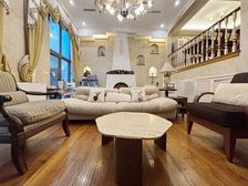 精装联排别墅 位置安静 拎包入住 出行便利 花园70