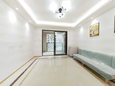 此房是开发商交付的精装修,全新没住过人