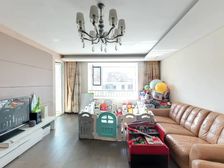 天山华庭 3室2厅 142.21平