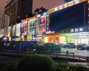 东泰门口转角位 85平方 租1.2w 急售