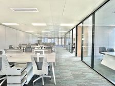 超甲800平·地标楼宇(正电梯口10隔间)商务装修·三面采光