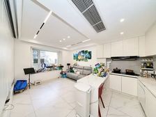 万国城MOMA2居 低楼层多套在卖 990万起看房随时