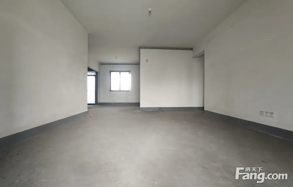彩云湖 协信彩云湖1号大三房 正看整个彩云湖景 158万