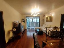 嘉善路地铁口,两梯两户,飞机户型,南北通三房,精装,小高层!