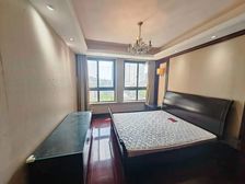 07年品质小区 两梯两户 送产权车位 厅南北通 全明户型 急