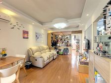 一梯两户双南大两房,25万精装修2年,无誰房源,南北通布局