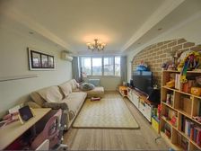 三轨环绕小区 精装修 带阁楼 边套全明 户型方正!!!