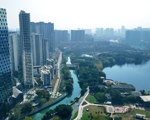 主城南二环路湖景生态甲级写字楼