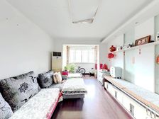 此房满五年唯 一房子楼层好小区位置不靠路!一梯一户