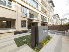 淹南 金茂府 双拼墅全新 精装修 带大花园和地下室 可大刀