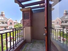 小区中间位置含两个车位!方正大院子!生意用钱急售!产权清晰