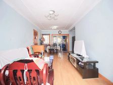 满五税费低,小区环境安静怡人,居住舒适度好